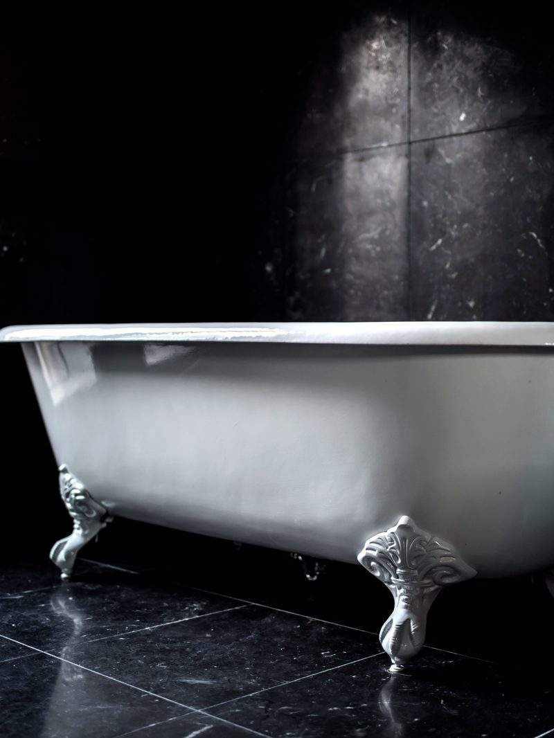 Baignoire sur pieds suite Le Pigalle Paris