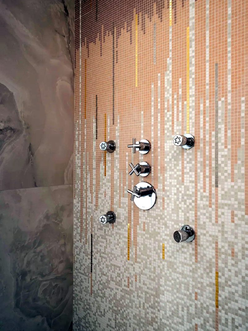 Détail mosaïque douche spa Madison